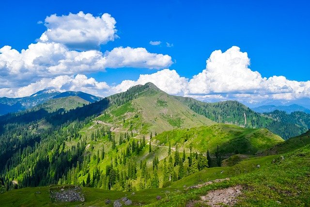 Scenic Kashmir Tour Package